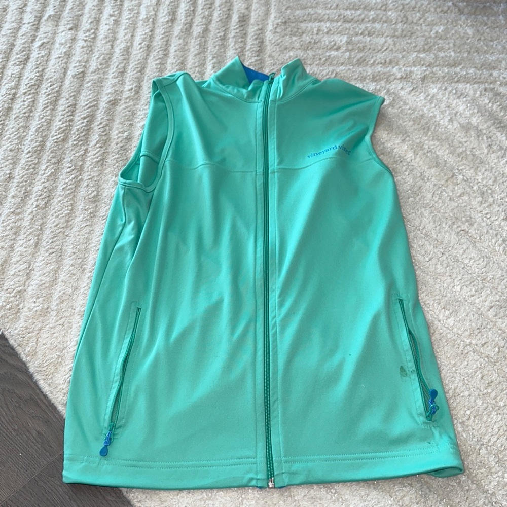Vineyard vines performance vest. Size small